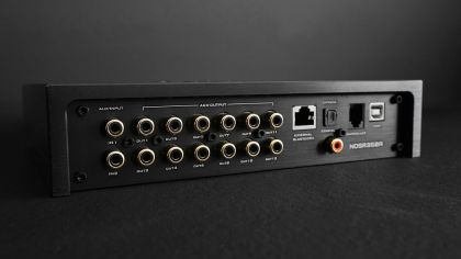 Amplificator cu DSP Nakamichi NDSR350A,  12 canale amplificate, 4 ohmi, 4 x 25 W + 4 x 40 W + 2 x 80 / 1 x 160 W RMS