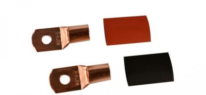 Réz csatlakozó kábelméret: 50-70 mm² lyukméret: 8 mm-es hőre zsugorodó, piros és fekete Audio System