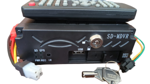 DVR auto pentru 4 camere ADH 1080p DVR-704A